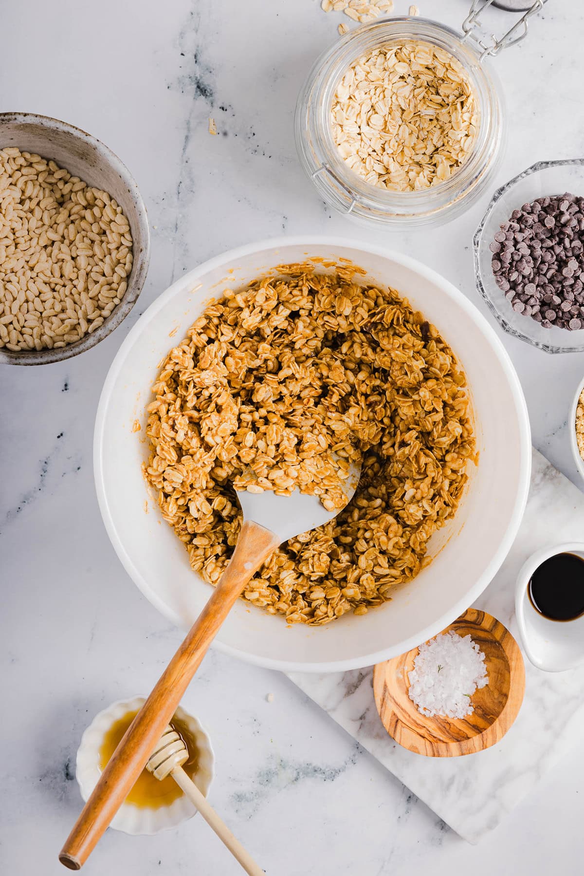 These No Bake Almond Butter Granola Bars are a wholesome, delicious snack that easily comes together in just 15 minutes using simple pantry ingredients! Perfect for busy mornings, a healthy snack or for your kid's lunchbox!