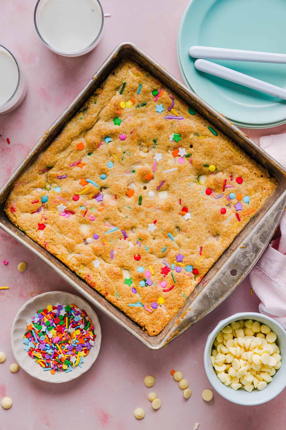 Soft and chewy Healthy Funfetti Cookie Bars that taste like birthday cake batter! Made healthier with whole wheat flour, less butter and zero refined sugar for the perfect lightened-up party dessert!