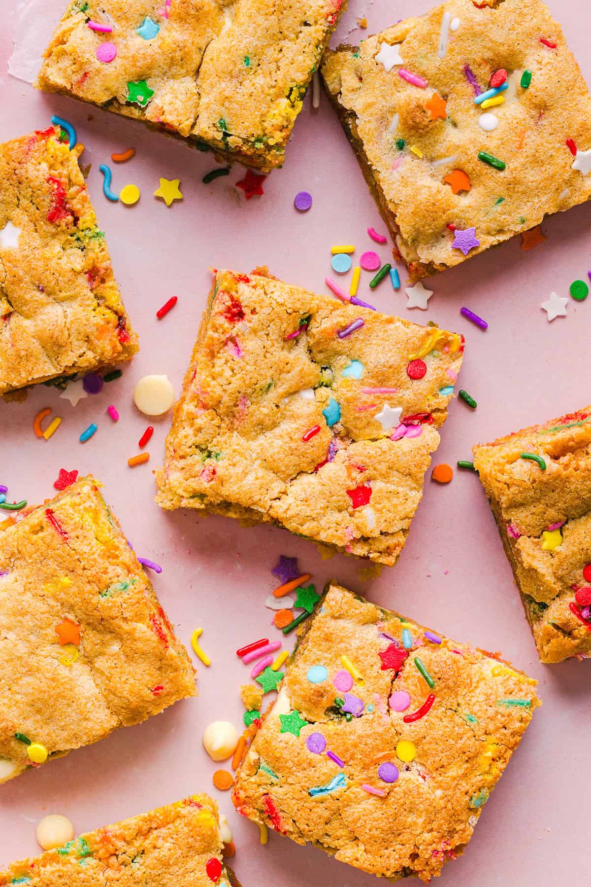 Soft and chewy Healthy Funfetti Cookie Bars that taste like birthday cake batter! Made healthier with whole wheat flour, less butter and zero refined sugar for the perfect lightened-up party dessert!